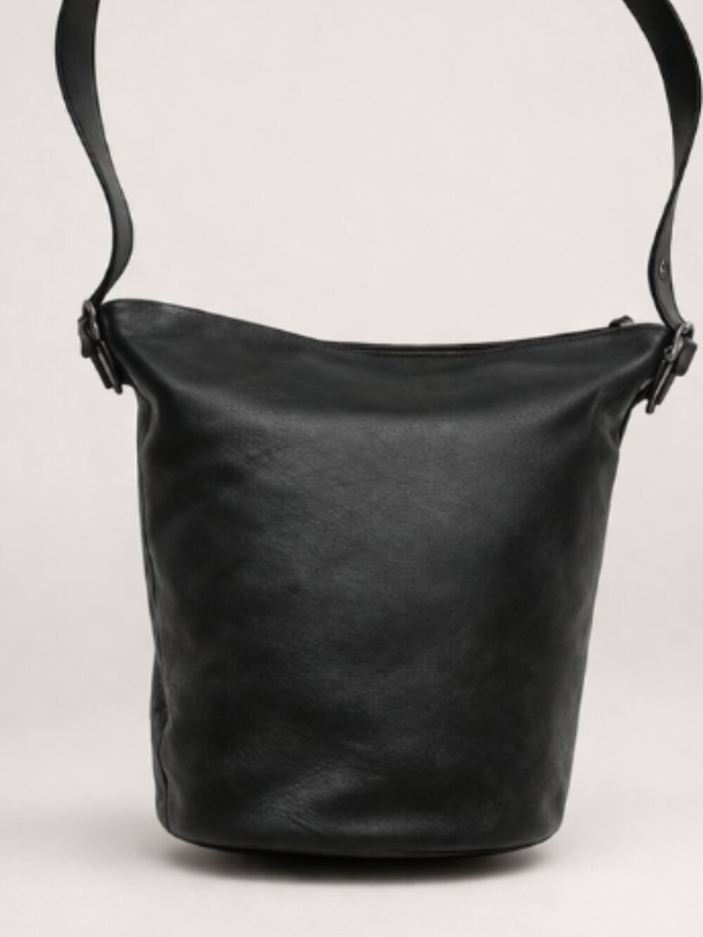Coach Black Leather Bucket Bag Hobo Crossbody Minimalist Pebbled Leather Classic